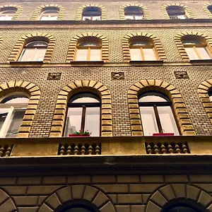 https://entire-luxury-apartment-in-the-city-center.inbudapesthotels.com